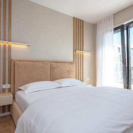Green Terrace Square View 티라나 외부 사진