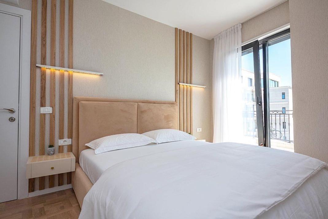Green Terrace Square View 티라나 외부 사진