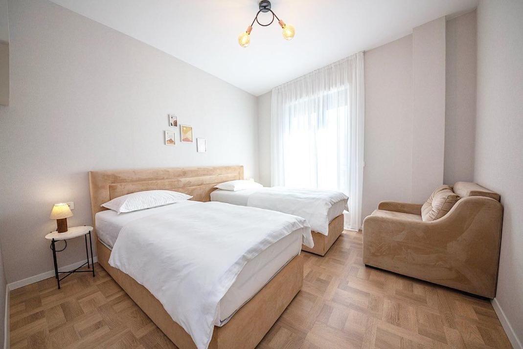 Green Terrace Square View 티라나 외부 사진
